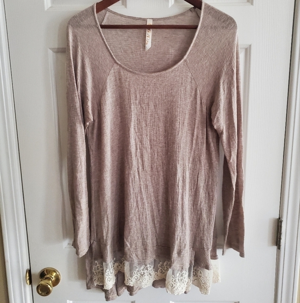 Andree by Unit blouse lace skirted long sleeve pullover Sz Medium